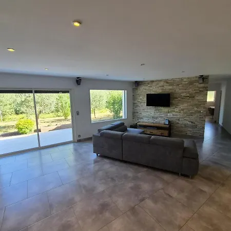 160 M2 - 4 - Piscine Privative *